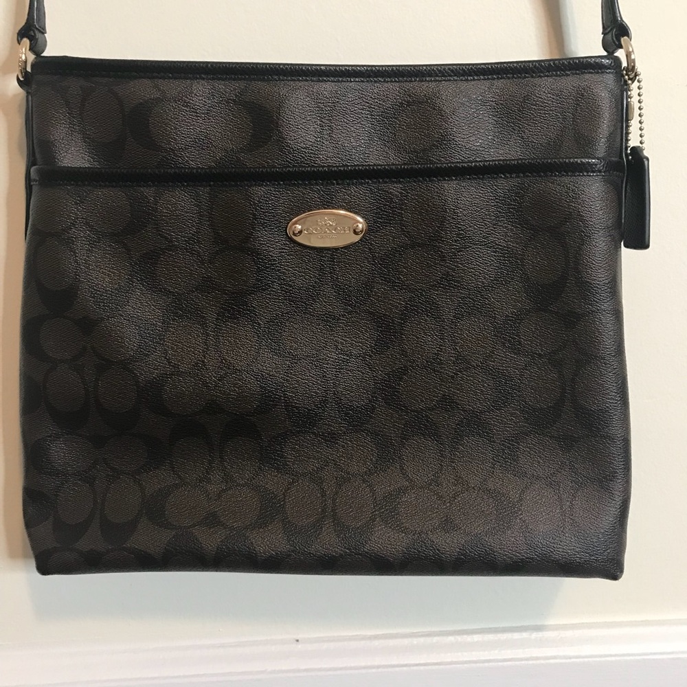 EUC 100% Authentic Coach file bag